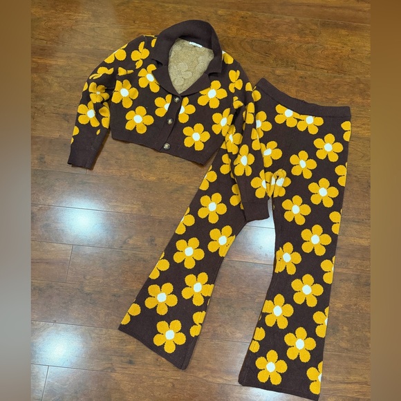Baevely Sweaters - Women's Floral Knit Sweater and Pant Set - Brown and Yellow